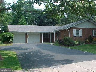 625 South Spruce Street Lititz, PA 17543 - Photo 1 of 7 front view of a house with a yard