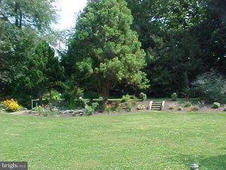 625 South Spruce Street Lititz, PA 17543 - Photo 2 of 7 a backyard of a house with lots of green space