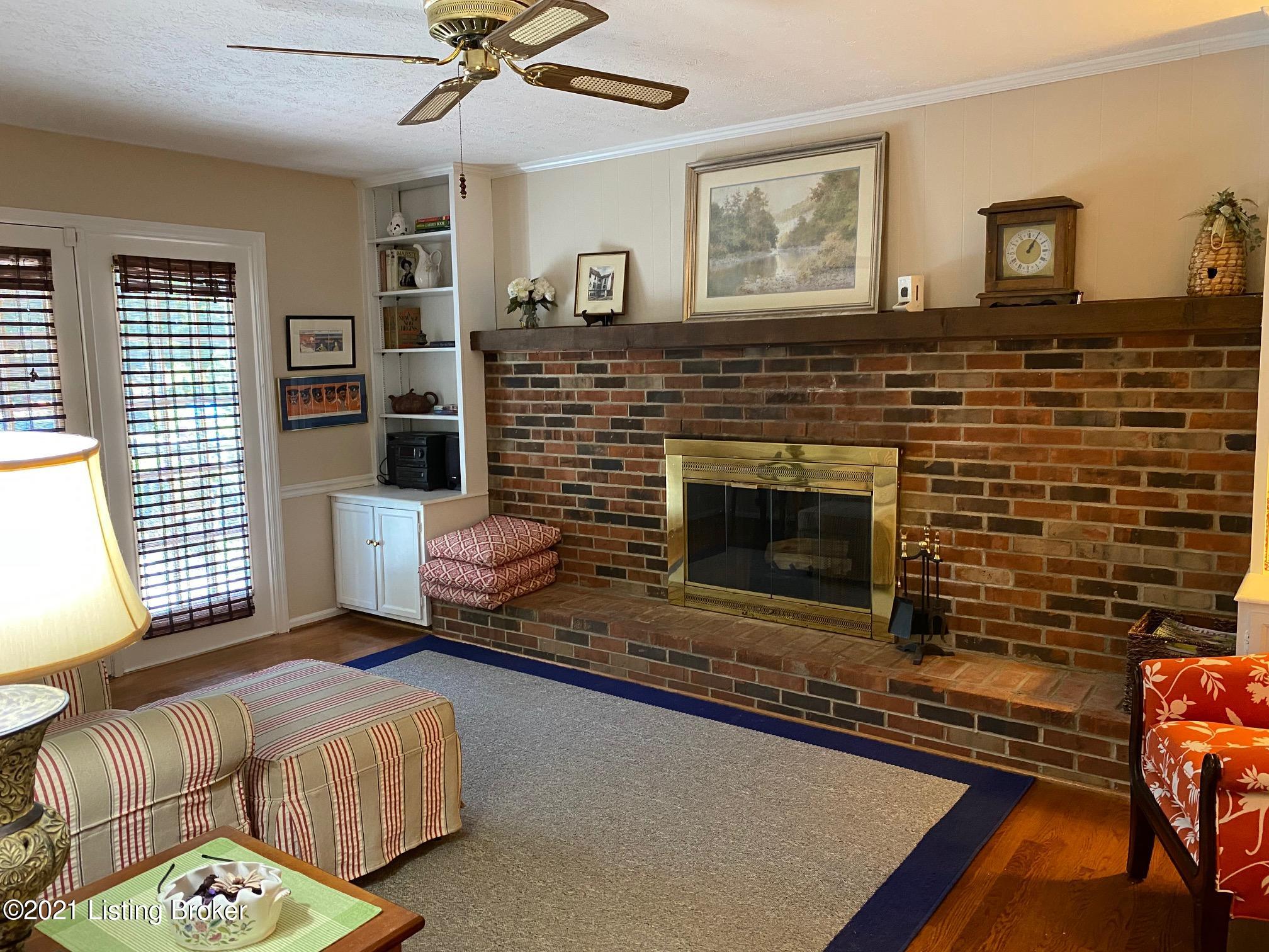 5703 Stone Bluff Road Louisville, KY 40291 - Photo 10 of 33 Family Room