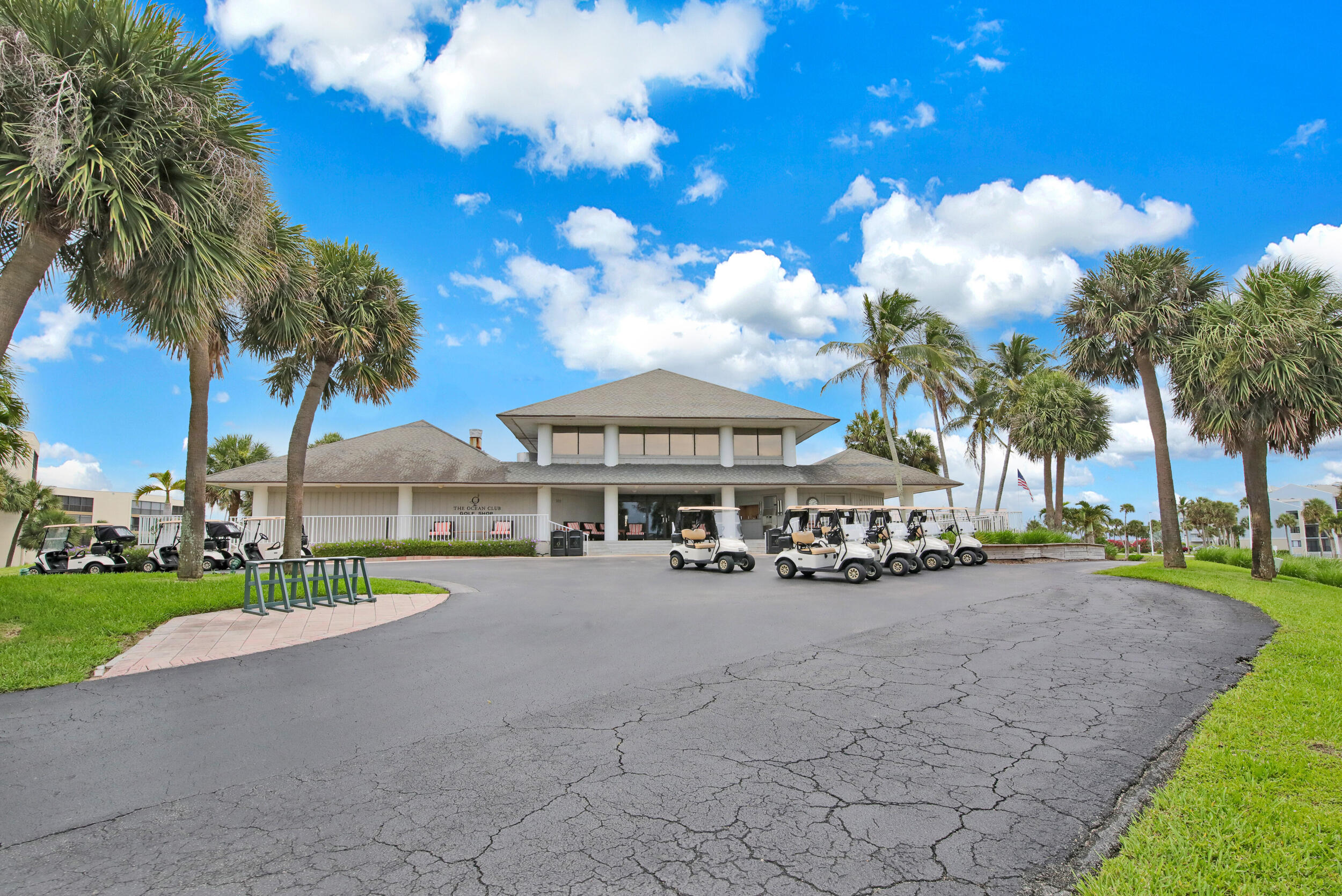 10 Northeast Plantation Road, Unit 303 Jensen Beach, FL 34957 - Photo 20 of 21 Clubhouse