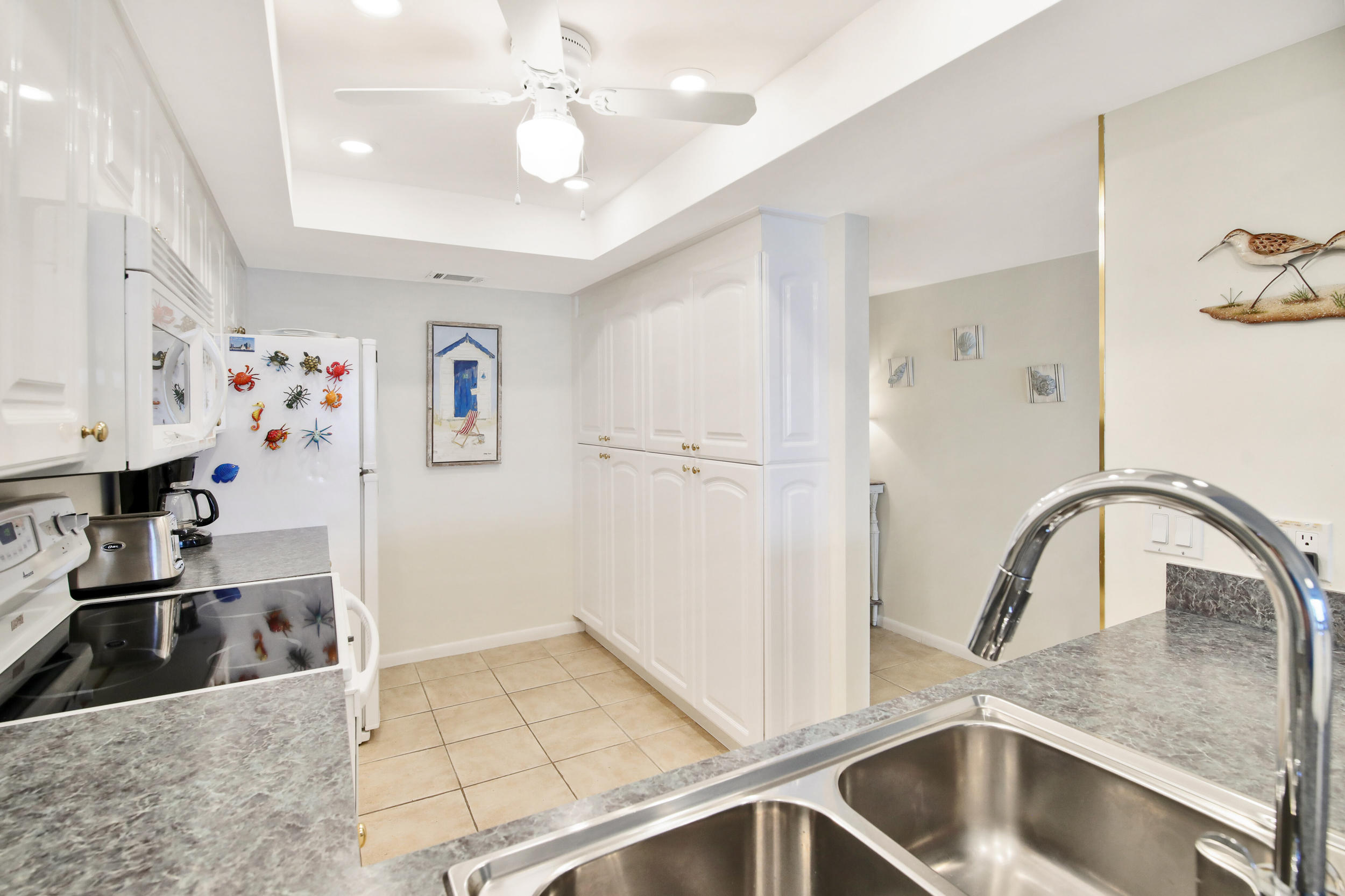 10 Northeast Plantation Road, Unit 303 Jensen Beach, FL 34957 - Photo 7 of 21 Kitchen