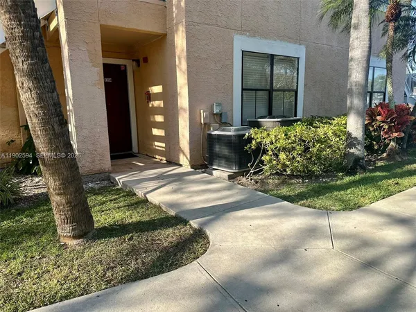 $2,400 | 10581 Southwest 155th Court, Unit 1214, Miami, FL 33196