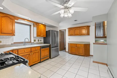$399,000 | 9600 Mayfield Avenue, Oak Lawn, IL 60453