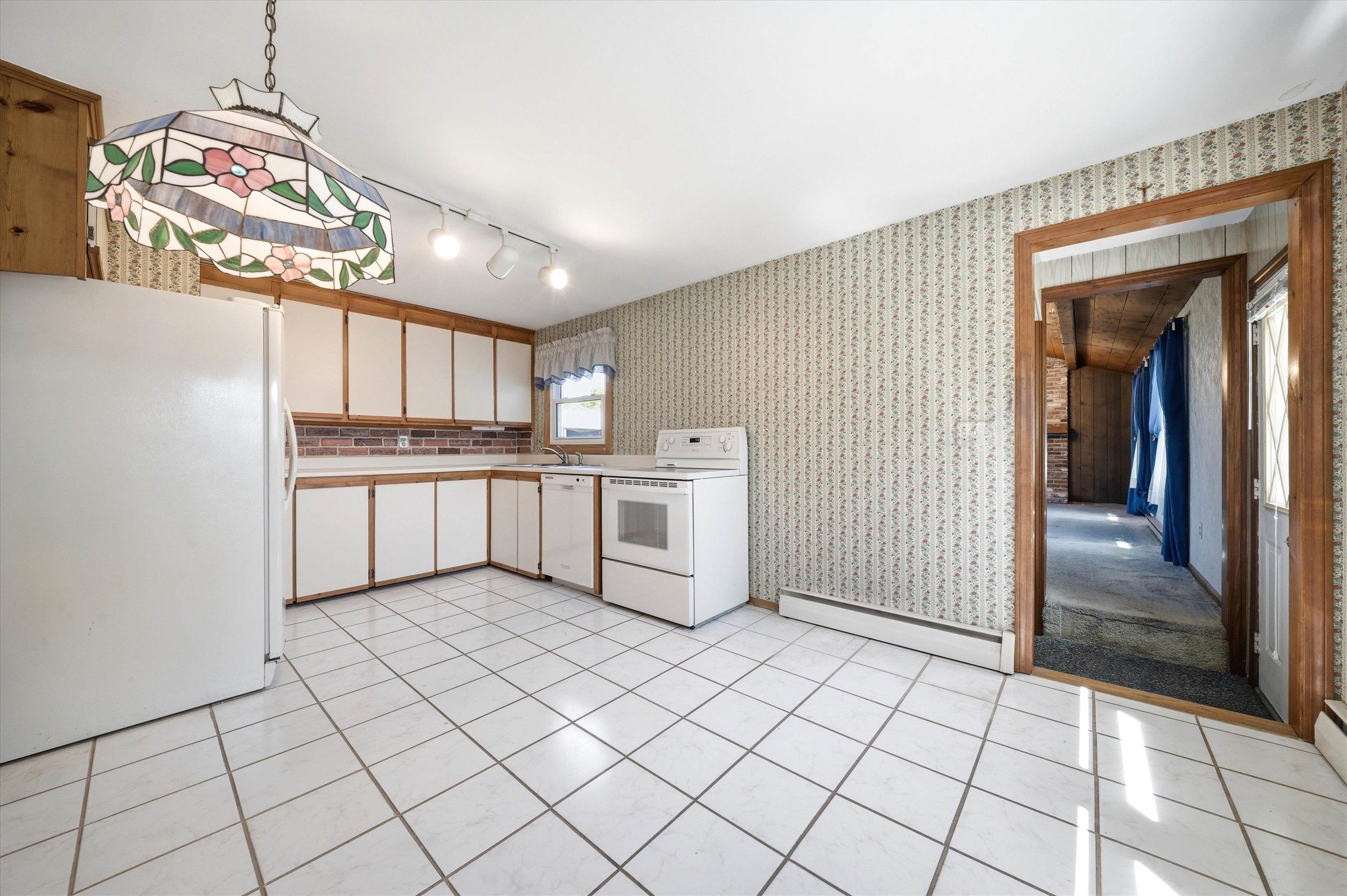 33 Ross Street Nashua, NH 03060 - Photo 9 of 31