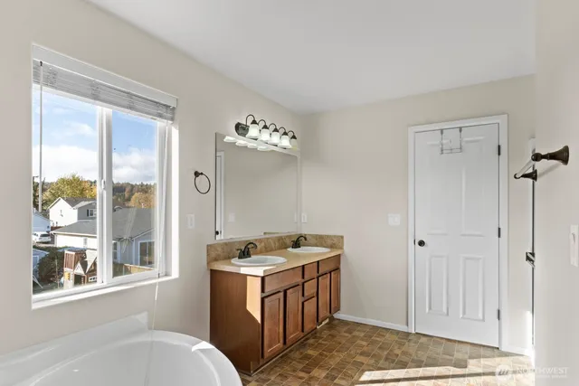 $569,000 | 1105 Sigafoos Avenue Northwest, Orting, WA 98360