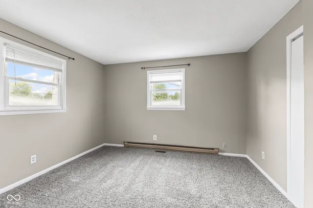 $1,250 | 420 South East Street, Plainfield, IN 46168