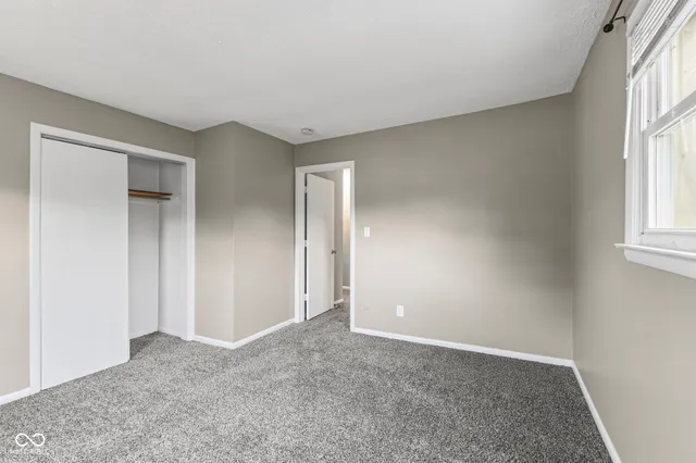 $1,250 | 420 South East Street, Plainfield, IN 46168