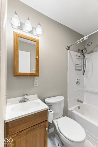 $1,250 | 420 South East Street, Plainfield, IN 46168