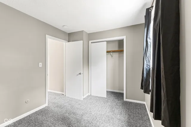 $1,250 | 420 South East Street, Plainfield, IN 46168