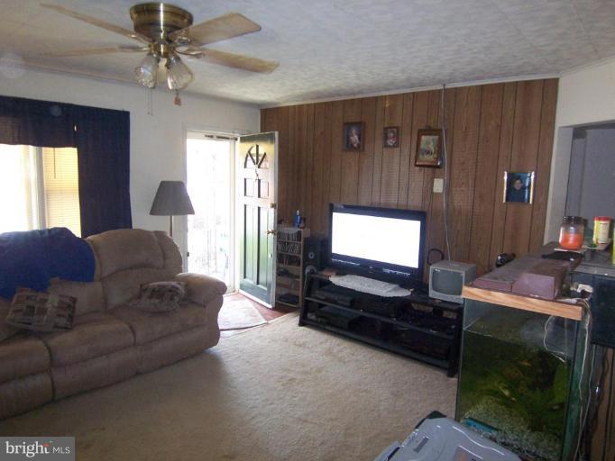 612 Cresswell Road Brooklyn, MD 21225 - Photo 3 of 19 Living Room