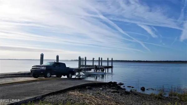 $2,750 | 15 Meridian Road, Beaufort, SC 29907