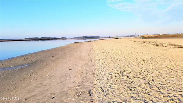 $2,750 | 15 Meridian Road, Beaufort, SC 29907