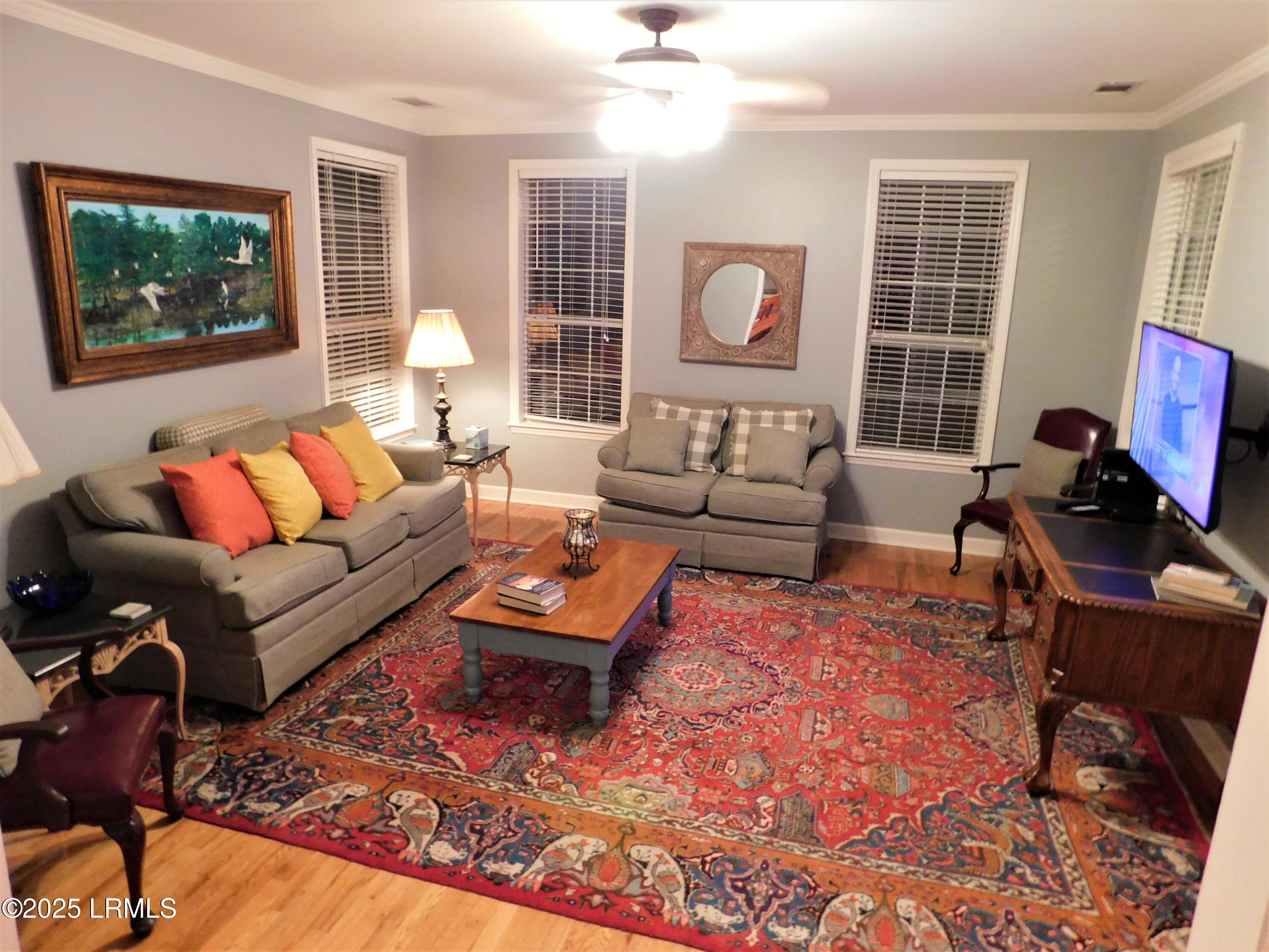 15 Meridian Road Beaufort, SC 29907 - Photo 21 of 47 Living Rom