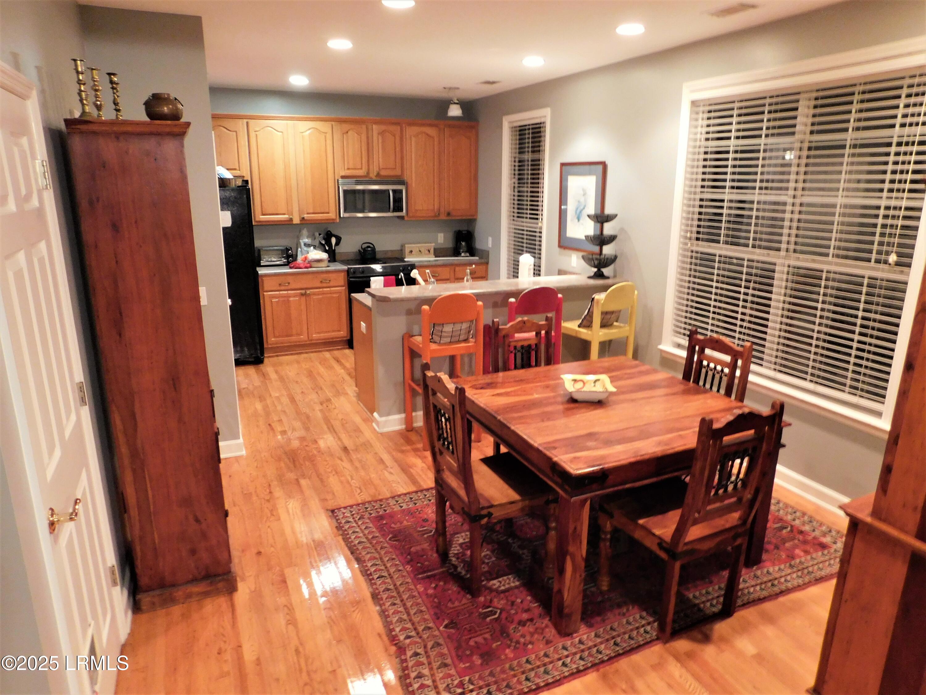 15 Meridian Road Beaufort, SC 29907 - Photo 22 of 47 Dining & Kitchen