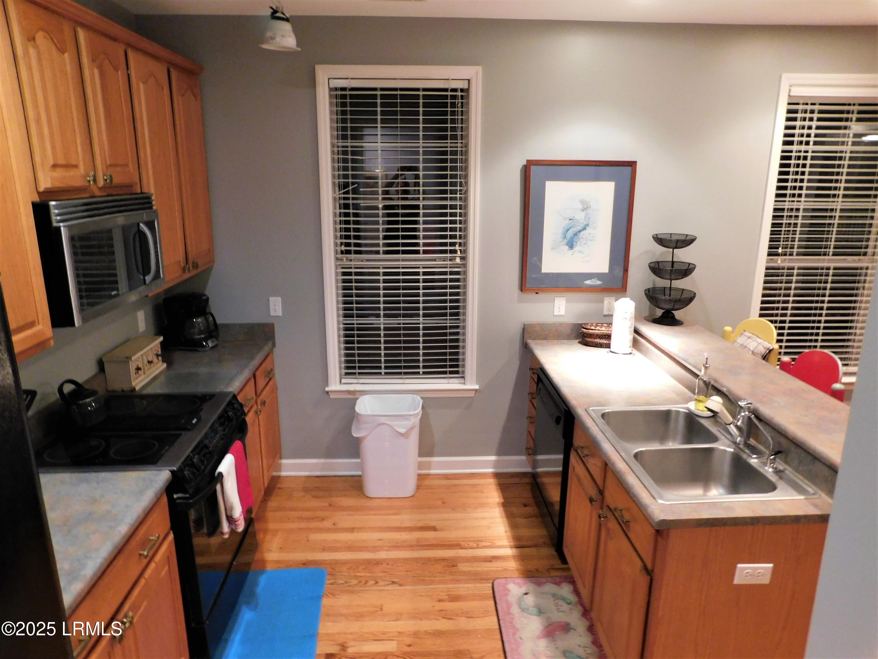 15 Meridian Road Beaufort, SC 29907 - Photo 23 of 47 Kitchen