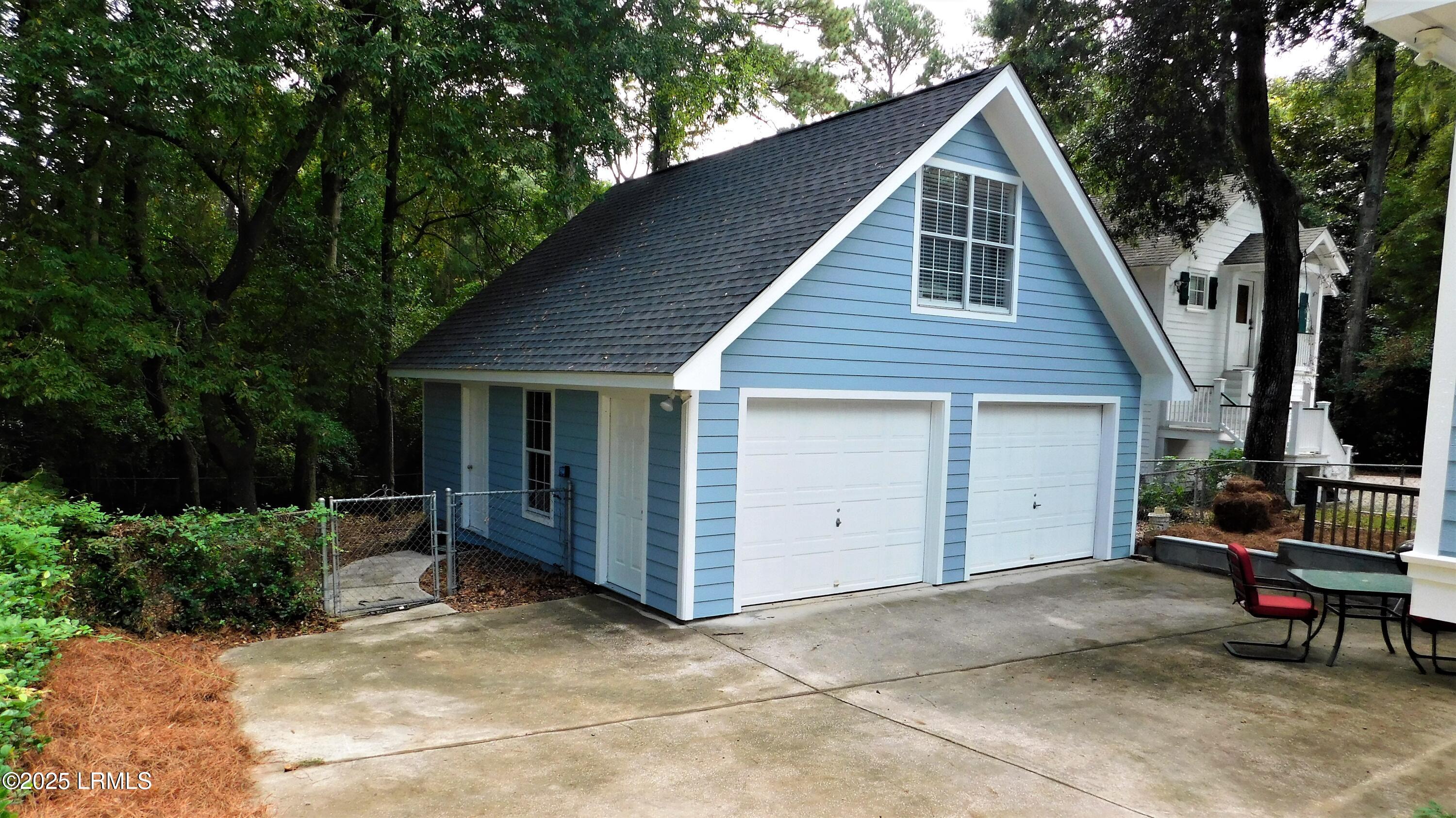 15 Meridian Road Beaufort, SC 29907 - Photo 41 of 47 Garage and Patio