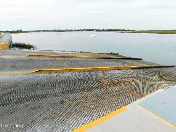 $2,750 | 15 Meridian Road, Beaufort, SC 29907