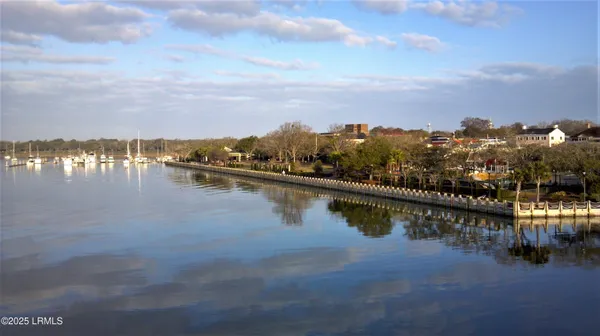 $2,750 | 15 Meridian Road, Beaufort, SC 29907