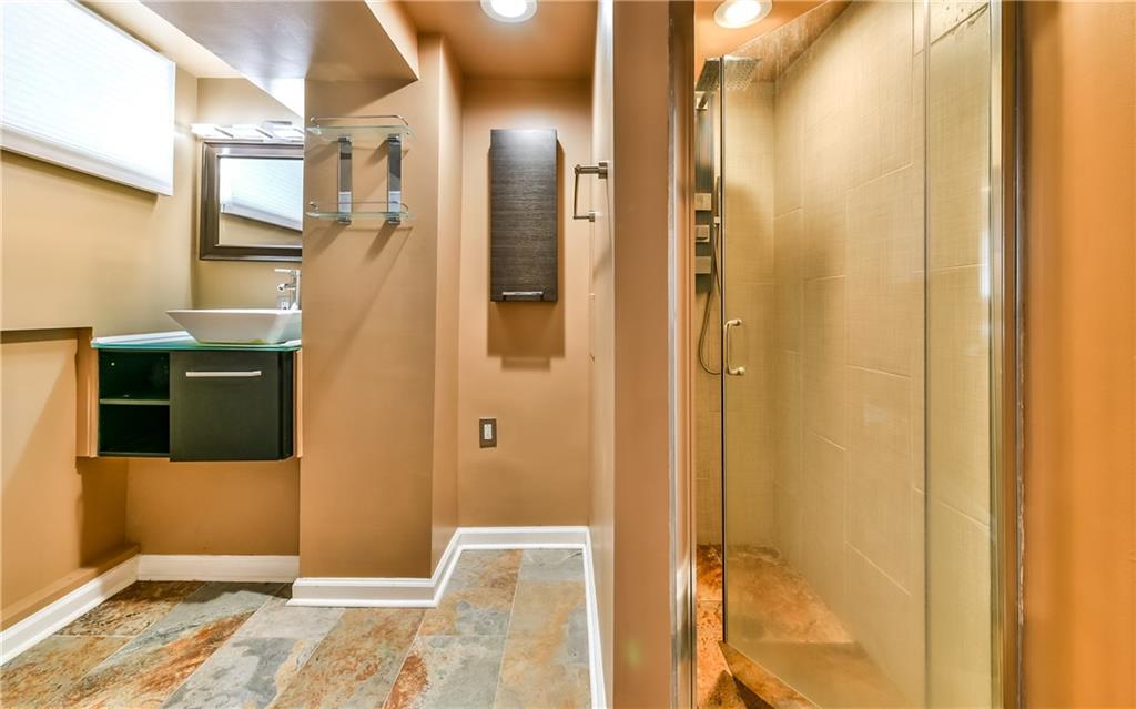 1022 Rothpletz Street Pittsburgh, PA 15212 - Photo 19 of 25 Lower level full bath