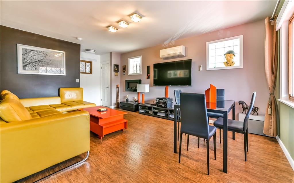 Living/dining room combination 