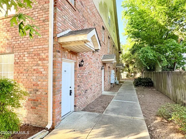 $1,800 | 4441 Burbank Drive, Unit 108, Baton Rouge, LA 70820