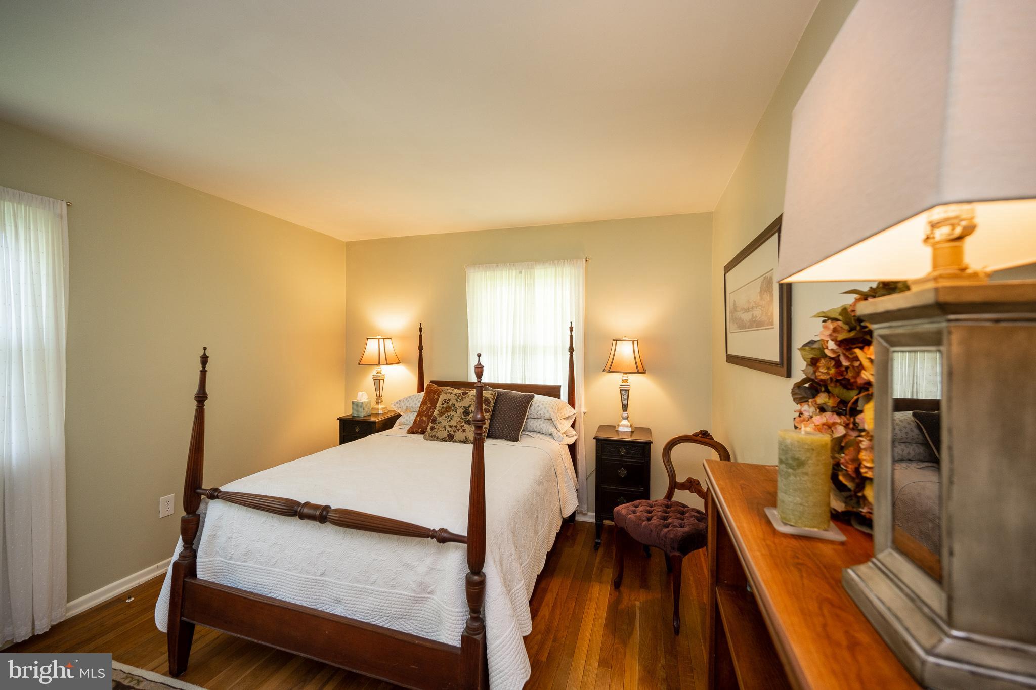 6437 Rives Court Springfield, VA 22150 - Photo 22 of 42 Master bedroom