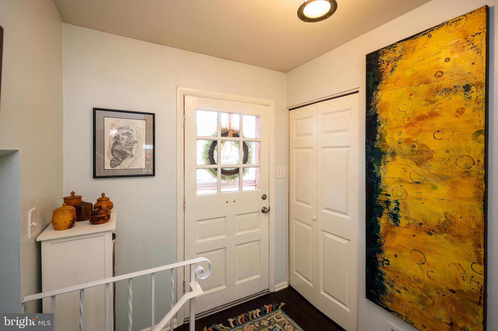 6437 Rives Court Springfield, VA 22150 - Photo 8 of 42 Foyer