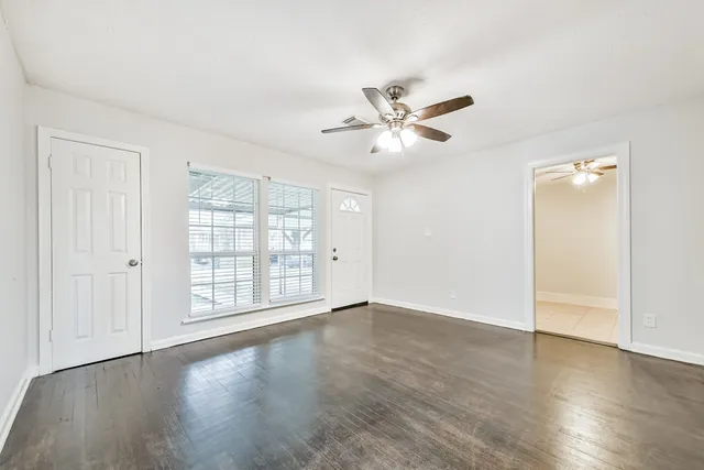 $2,000 | 5855 Beldart Street, Houston, TX 77033