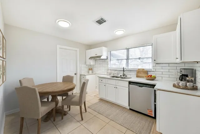 $2,000 | 5855 Beldart Street, Houston, TX 77033