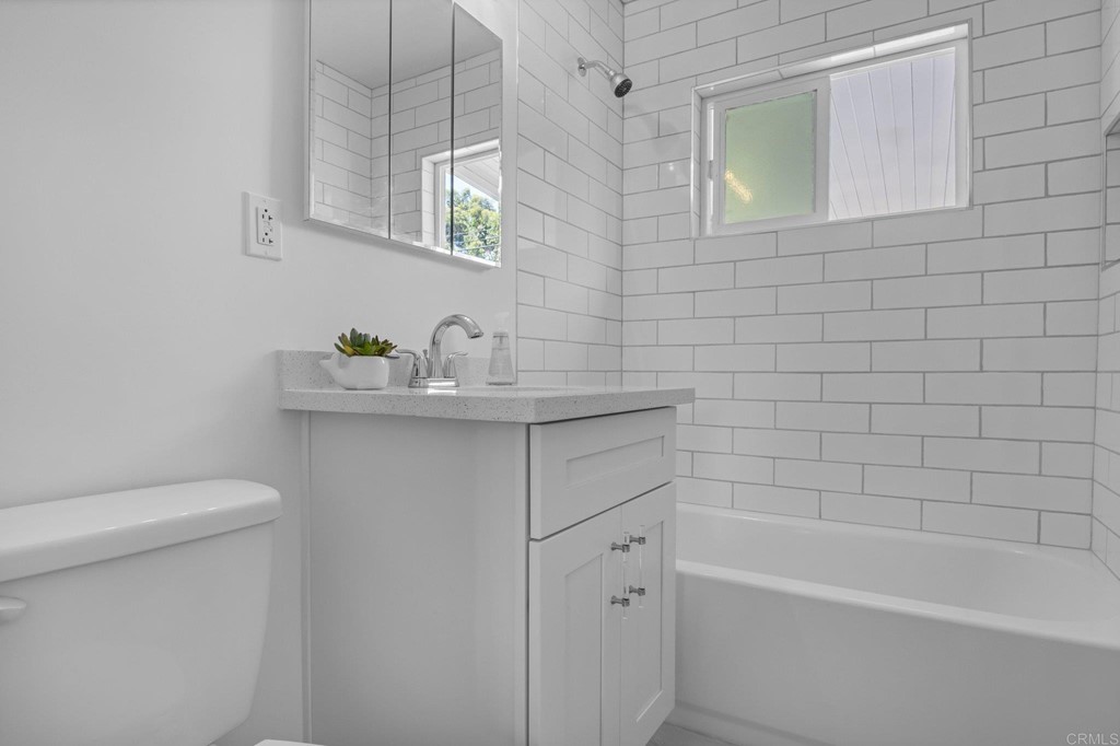 602 Sunset Drive Oceanside, CA 92058 - Photo 10 of 32