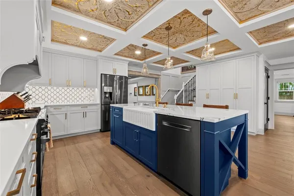 $1,449,000 | 2420 14th Street North, St. Petersburg, FL 33704