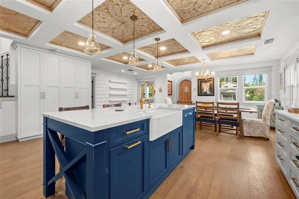 $1,449,000 | 2420 14th Street North, St. Petersburg, FL 33704