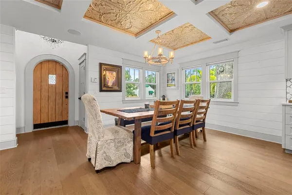 $1,449,000 | 2420 14th Street North, St. Petersburg, FL 33704