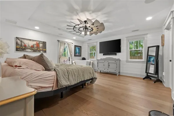 $1,449,000 | 2420 14th Street North, St. Petersburg, FL 33704