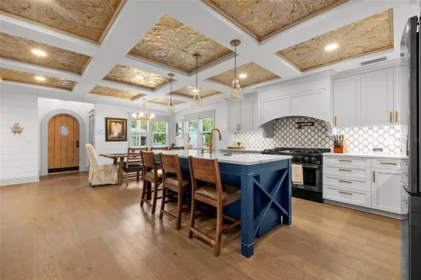 $1,449,000 | 2420 14th Street North, St. Petersburg, FL 33704