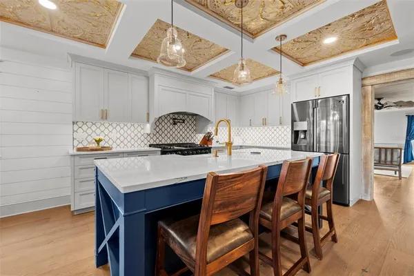 $1,449,000 | 2420 14th Street North, St. Petersburg, FL 33704