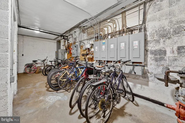 $398,000 | 1404 12th Street North, Unit 21, Arlington, VA 22209