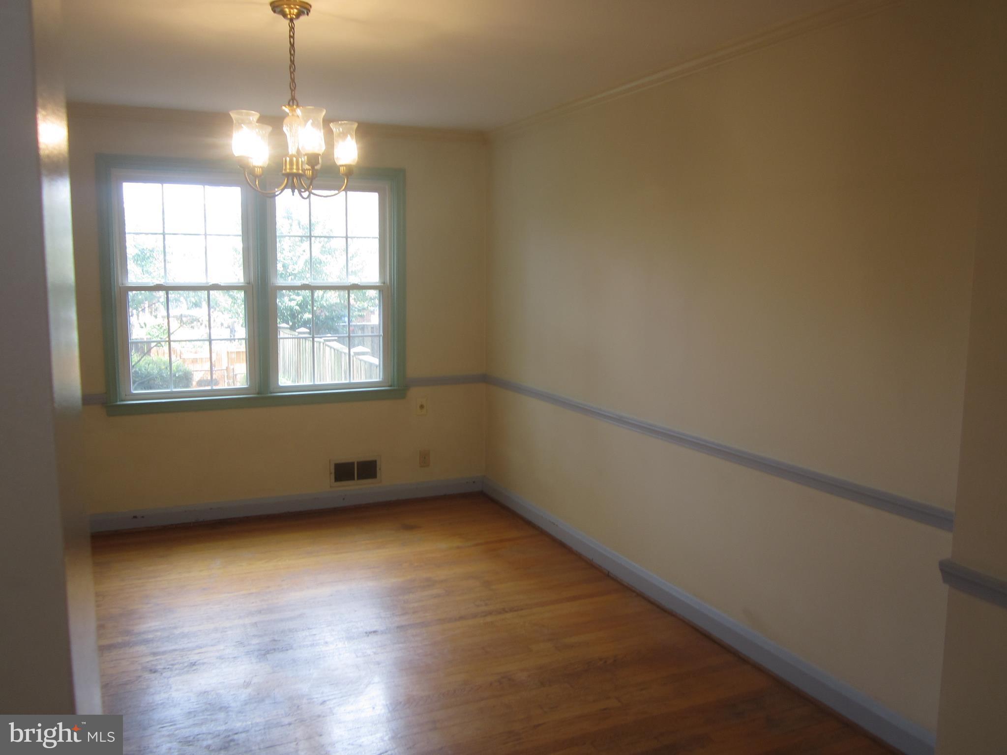218 Brandon Road Baltimore, MD 21212 - Photo 3 of 12 Dining Room