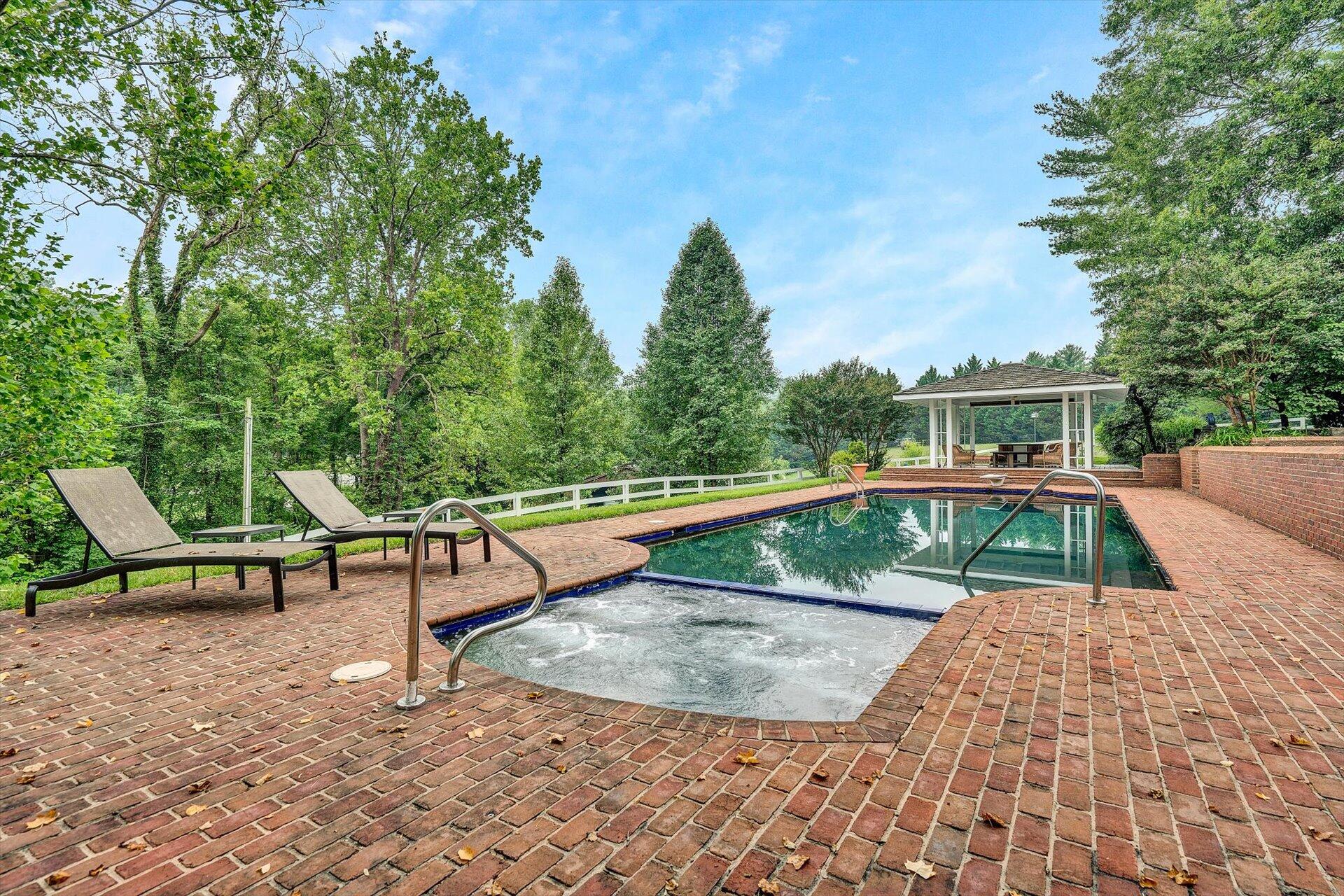 1542 Electric Road Southwest Roanoke, VA 24018 - Photo 49 of 80 55-063020230042