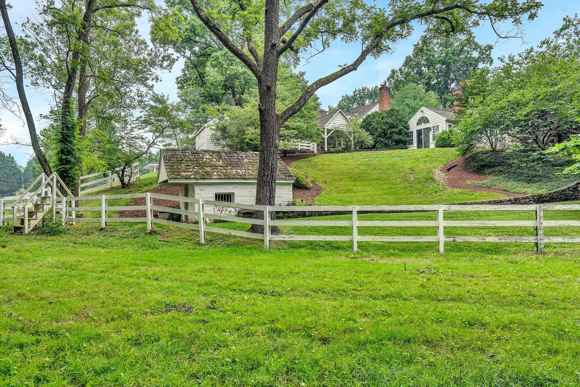 1542 Electric Road Southwest Roanoke, VA 24018 - Photo 62 of 80 58-063020230045