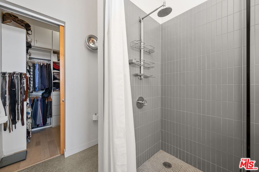 4080 Glencoe Avenue, Unit 420 Marina del Rey, CA 90292 - Photo 19 of 40 a bathroom with a shower