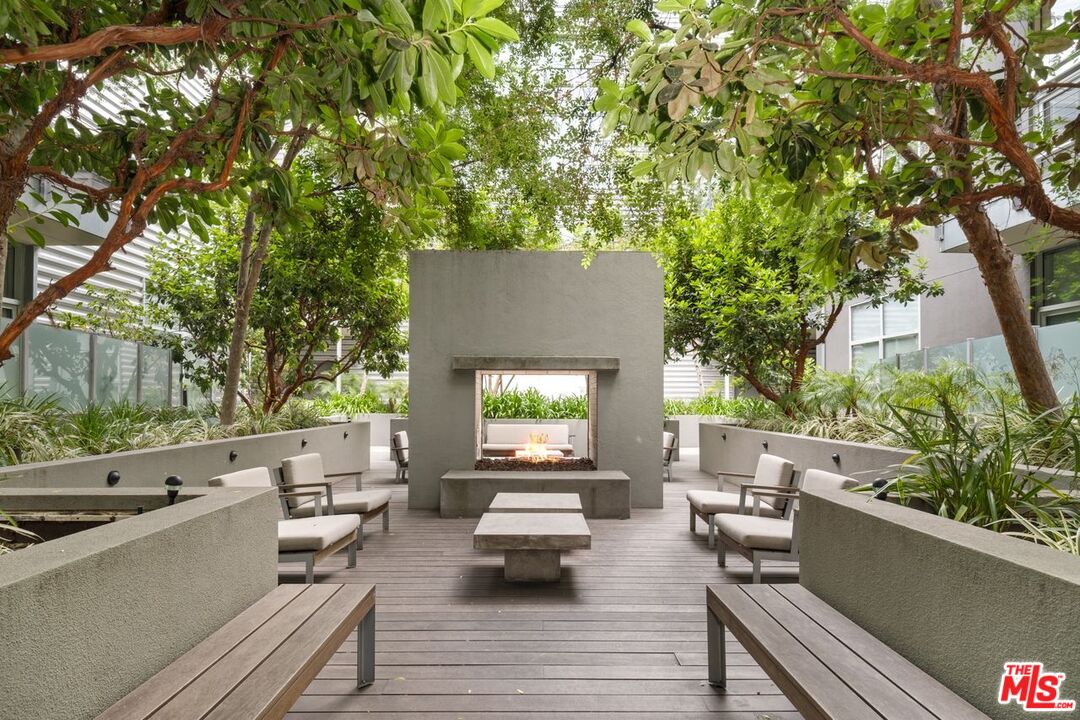 4080 Glencoe Avenue, Unit 420 Marina del Rey, CA 90292 - Photo 38 of 40 a view of a patio with couches and potted plants