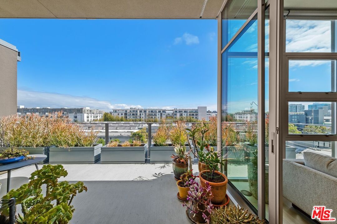 4080 Glencoe Avenue, Unit 420 Marina del Rey, CA 90292 - Photo 4 of 40 a view of a balcony with city view
