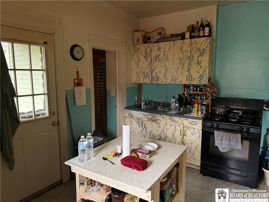 212 King Street Dunkirk, NY 14048 - Photo 4 of 16