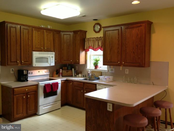 430 Sunny Ridge Road Gilbertsville, PA 19525 - Photo 4 of 13 Kitchen