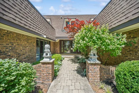 $1,650,000 | 2036 Valley Lo Lane, Glenview, IL 60025