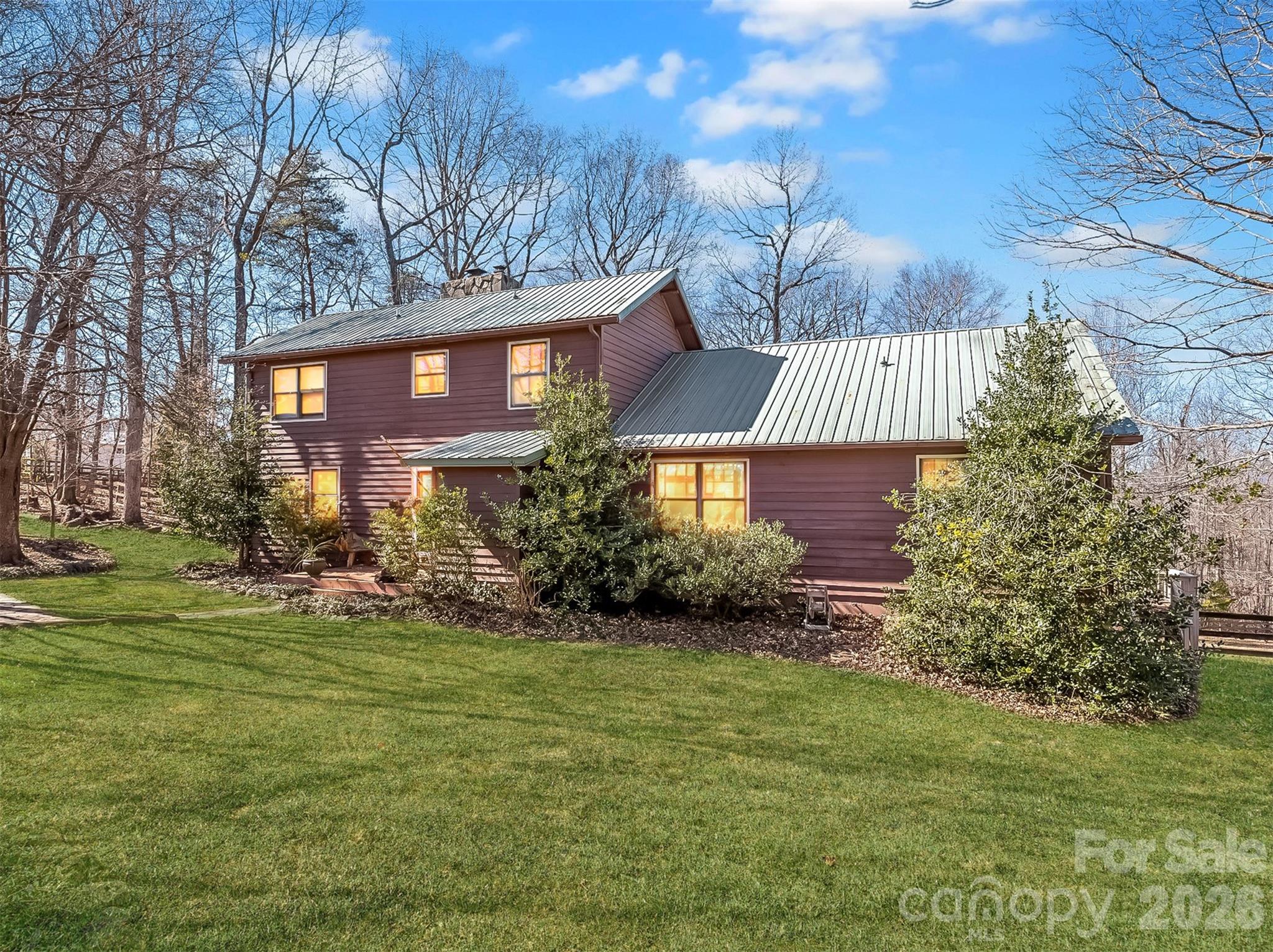 405 Loop Road Campobello, SC 29322 - Photo 3 of 40 Gallery Image 3