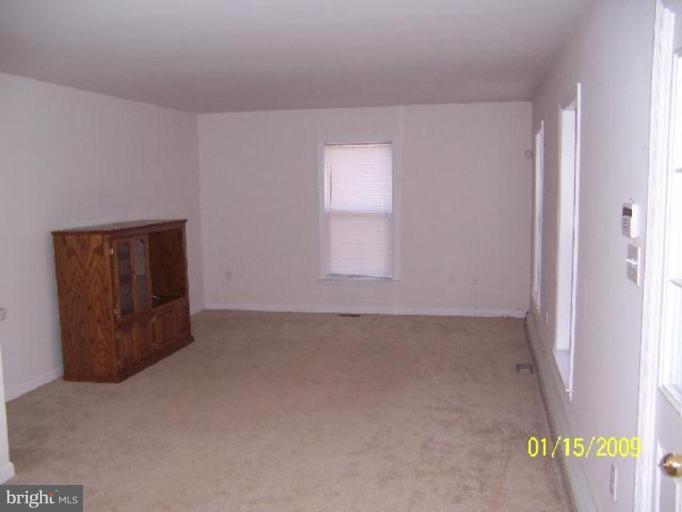 2643 Carver Road Crofton, MD 21114 - Photo 7 of 9 Living Room
