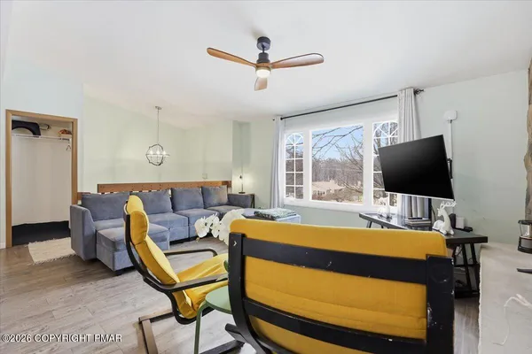 a close view of utility room with washer and dryer