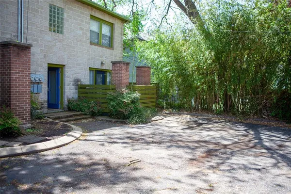 $1,395 | 5837 Velasco Avenue, Unit 102, Dallas, TX 75206